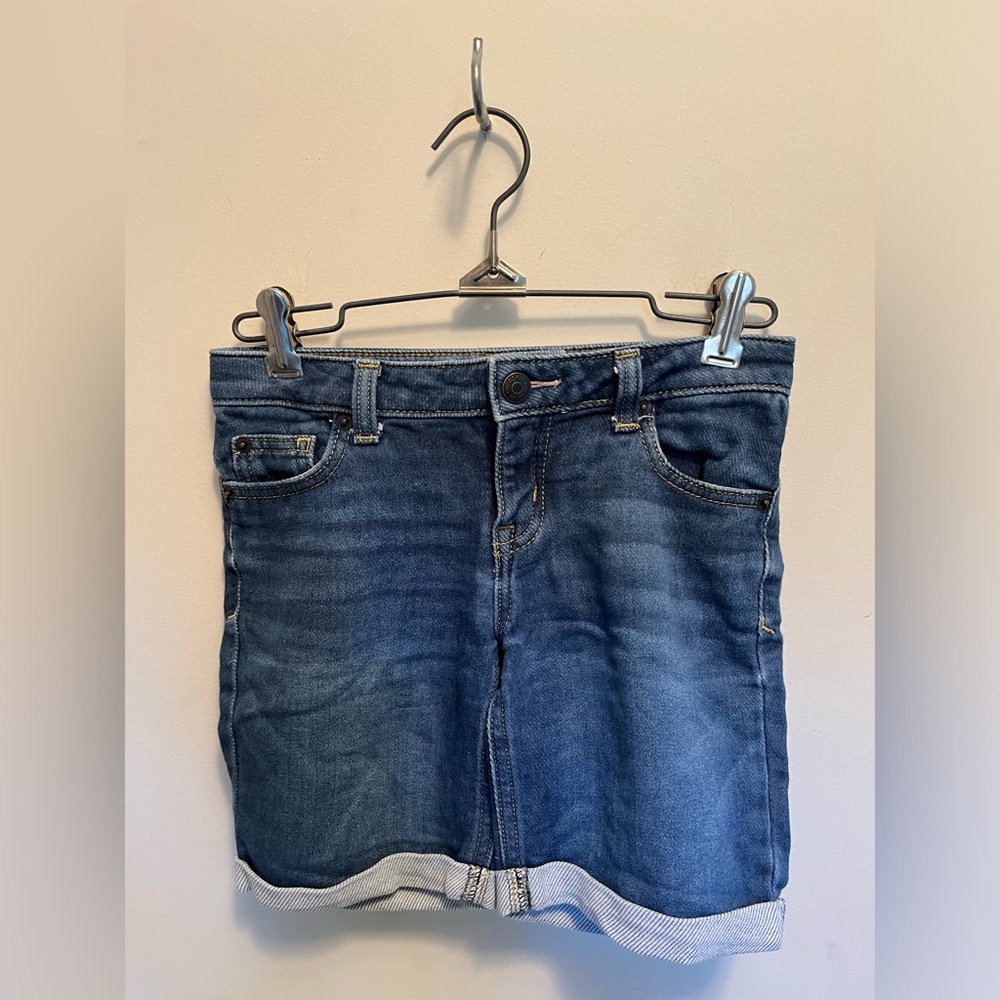 Cherokee, girls youth blue medium jean shorts with snap button.